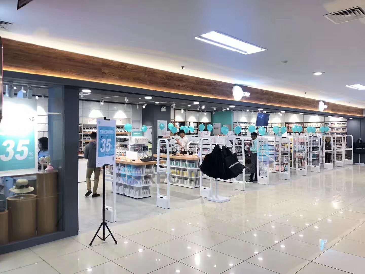 fast fashion lifestyle department store