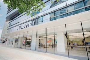 huawei experience store at halo plaza