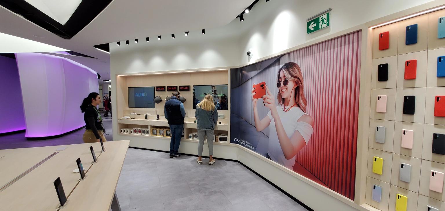 huawei flagship store in madrid