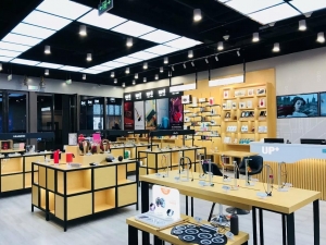 d phone lifestyle experience store